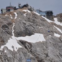 Die Gletscherbahn auf dem Weg zum Zugspitzplateau